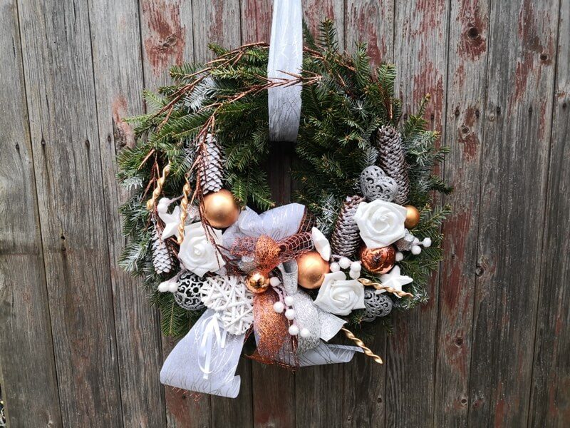 vánoční dekorace - věnec na dveře
