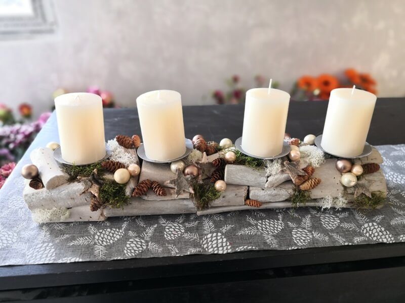 adventní dekorace na stůl