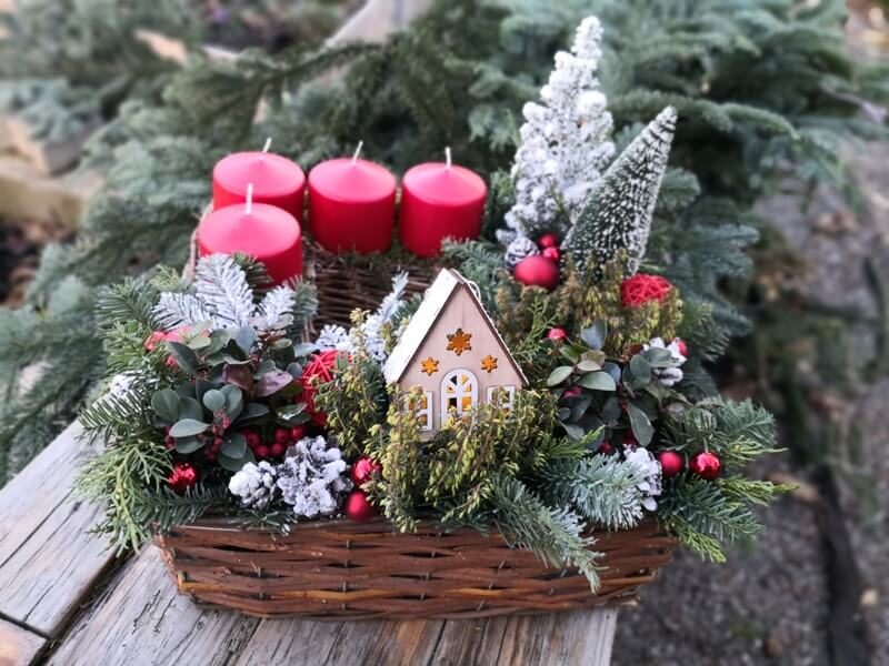 adventní dekorace na stůl