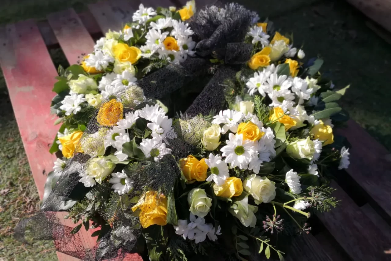 Smuteční věnec na hrob Smuteční věnec na hrob