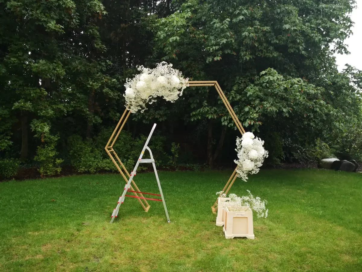 Svatební floristika na místě