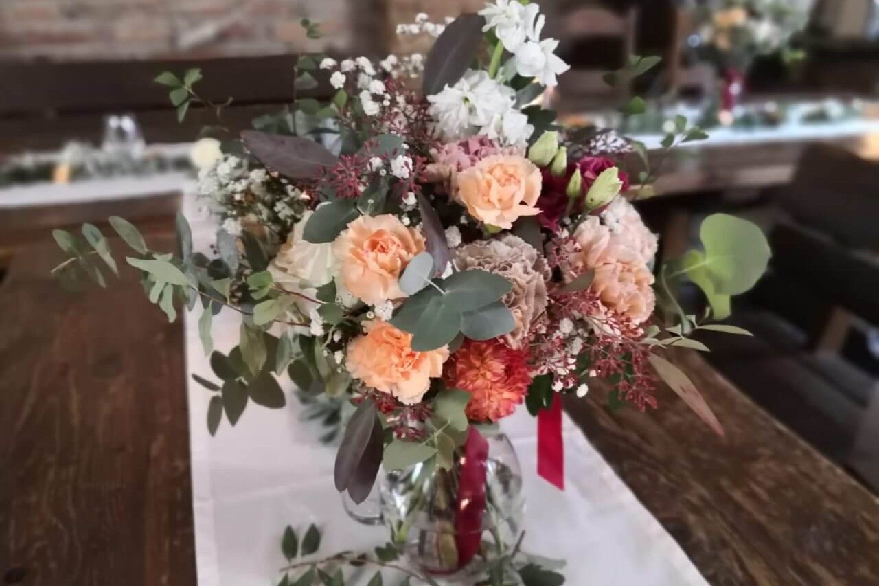 Květinová dekorace do vázy_svatba Katka