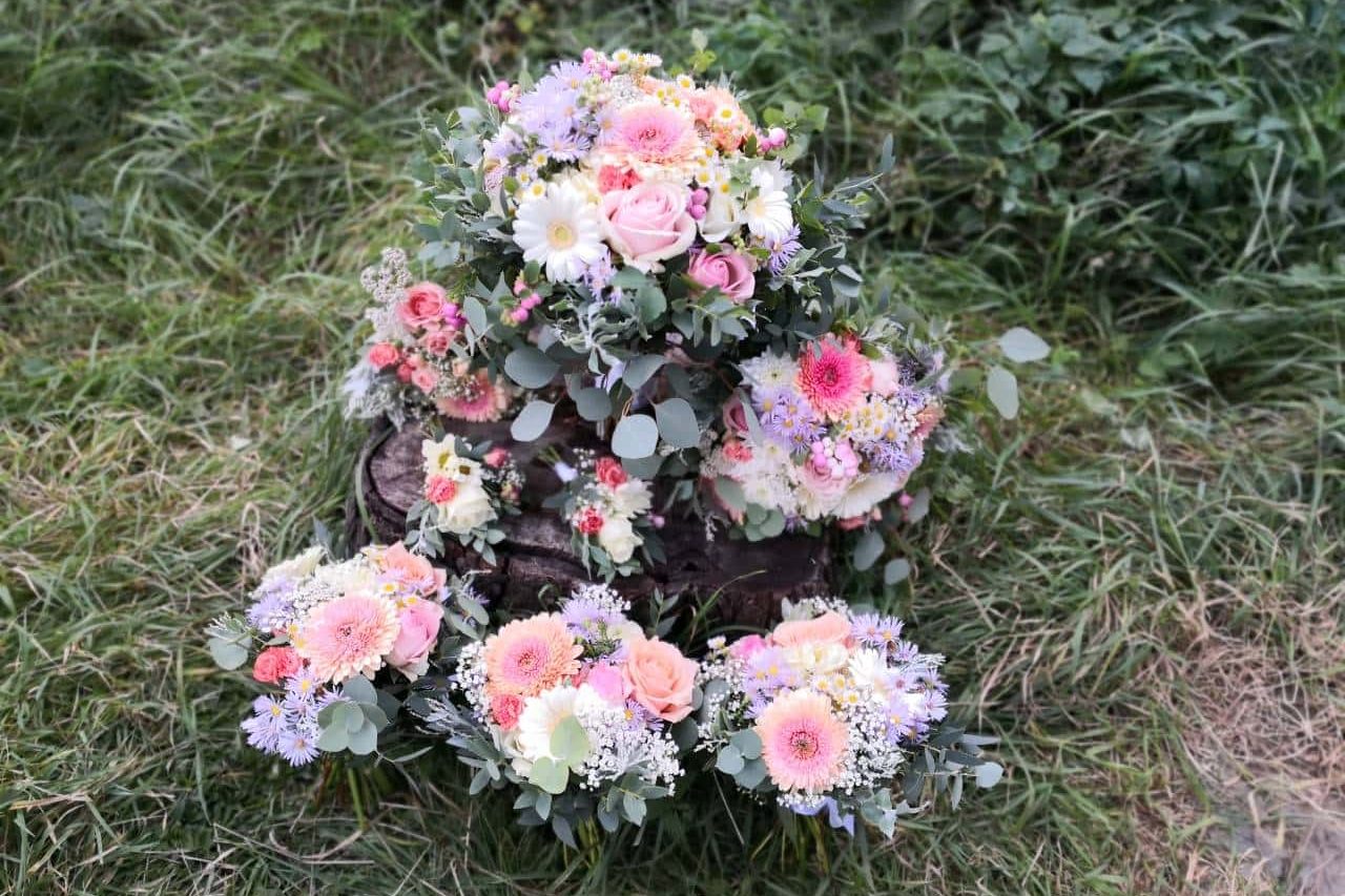 Svatební květiny_Andrea-pastel-gerbery-letni-zari-min