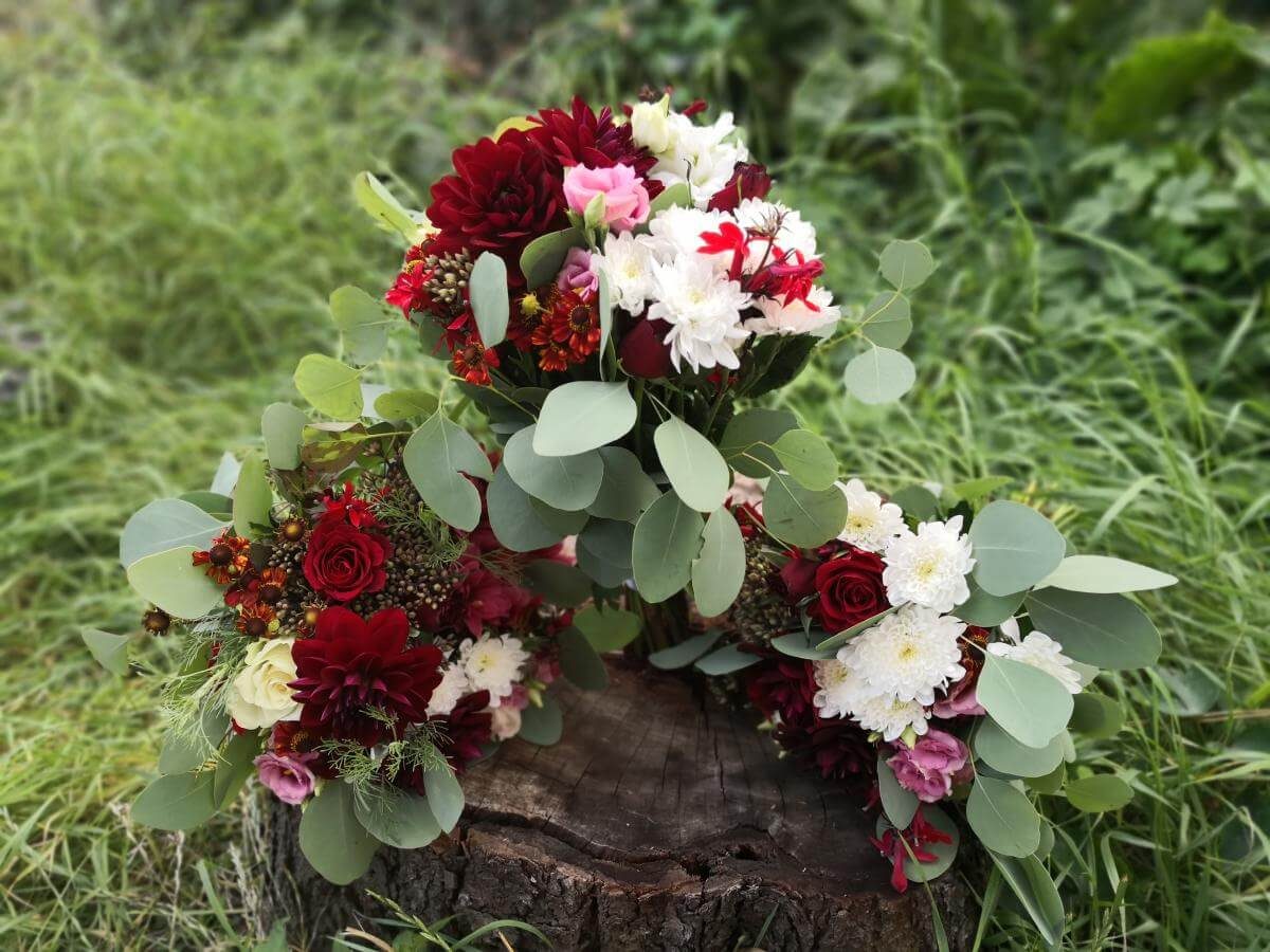 Svatební kytice pro nevěstu a kytice pro svědkyně