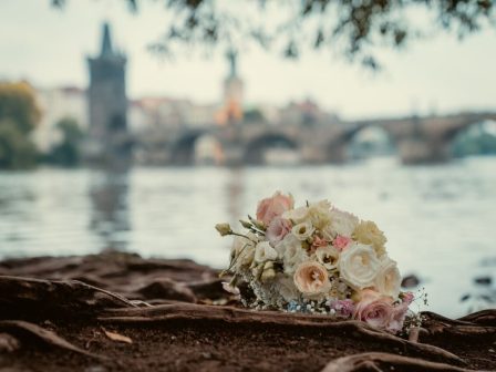 Svatební kytice pro nevěstu_svatba Iva_Grébovka, Praha