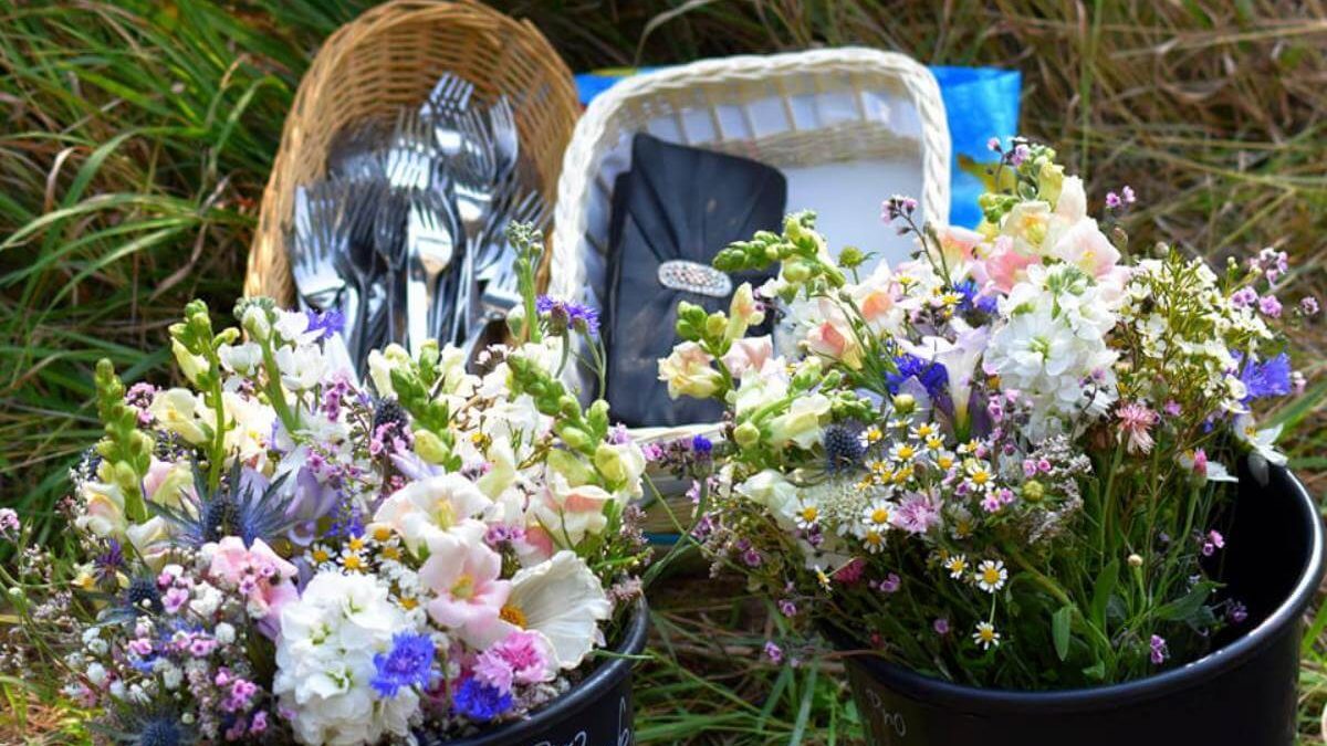svatba-lenka-květiny na stůl
